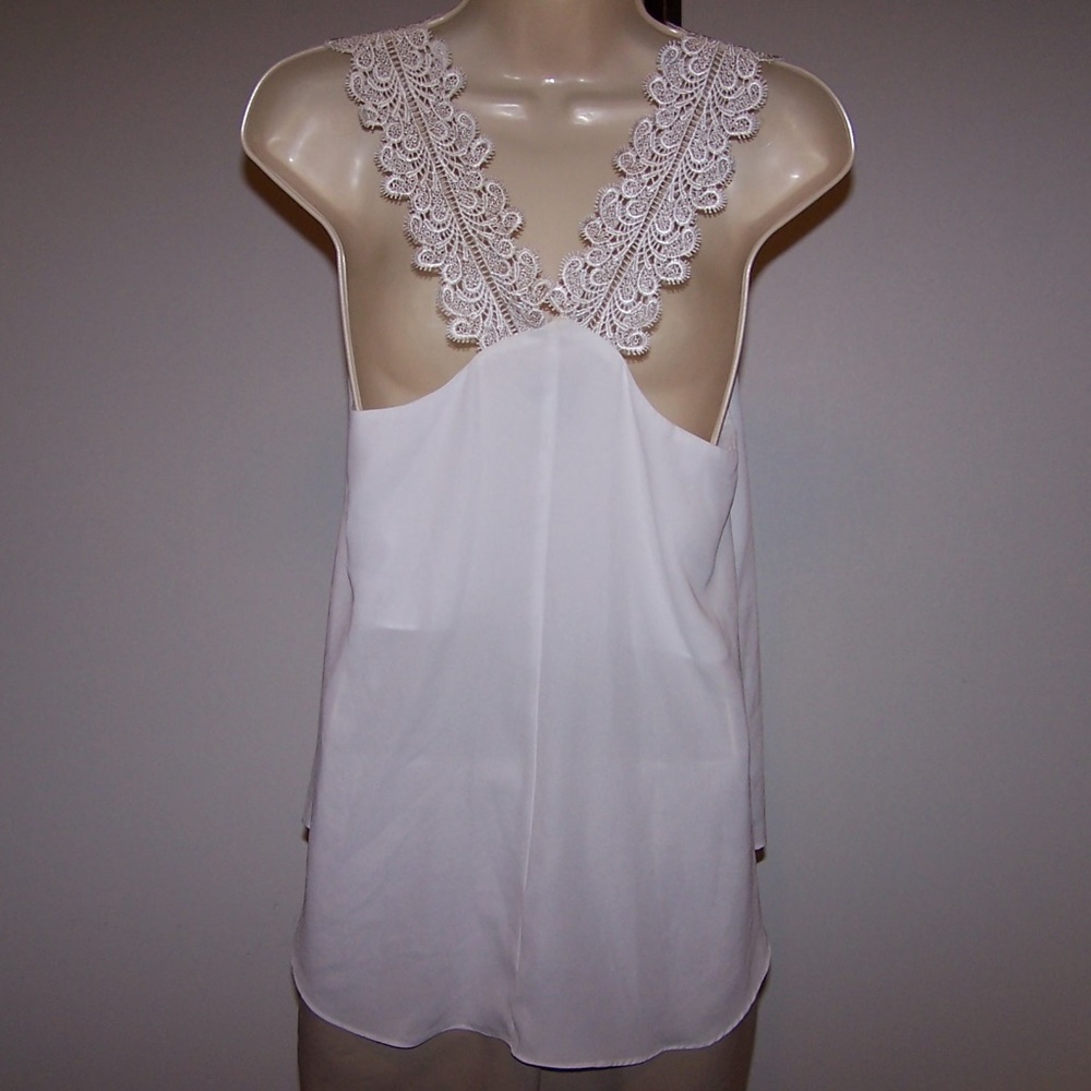 Alythea High Low Top Shirt Blouse Size Small NWT - Picture 4 of 4